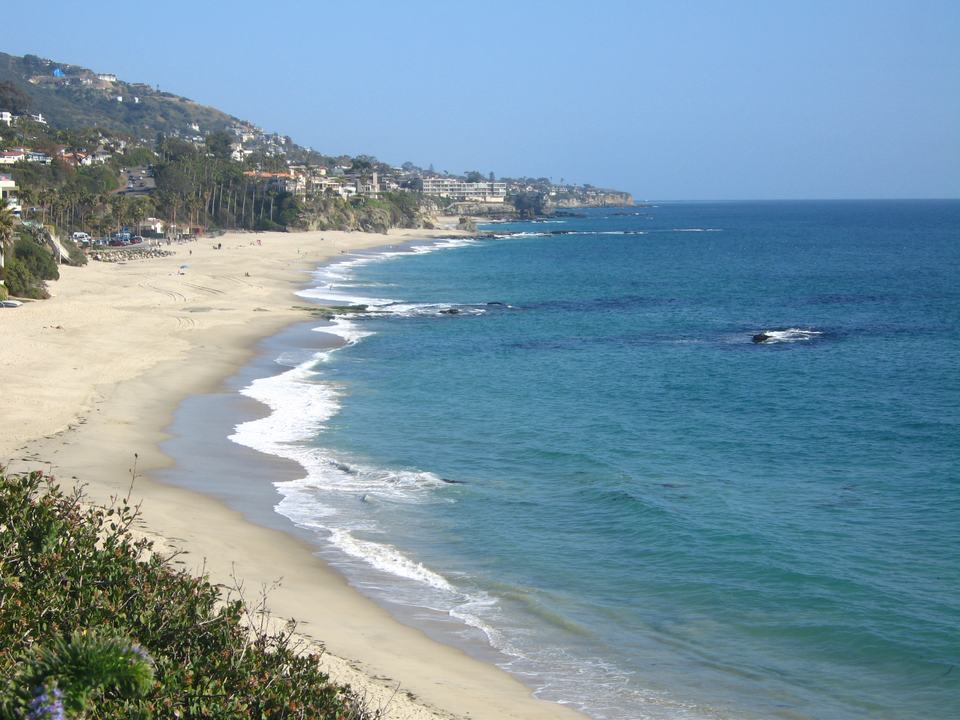Bluff homes above the coast at Laguna Beach