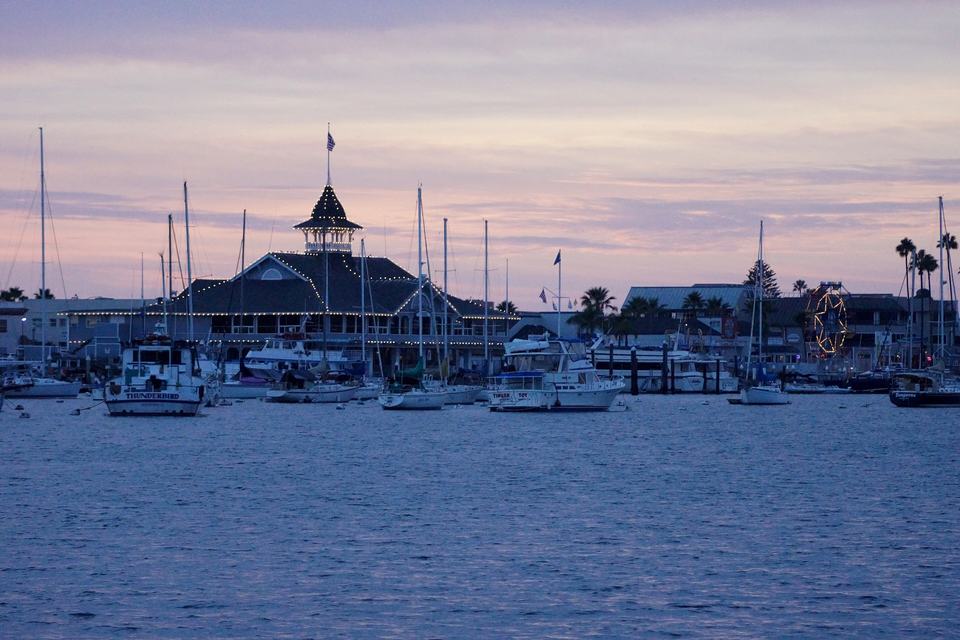 Balboa Pavilion and boats in Newport Harbor