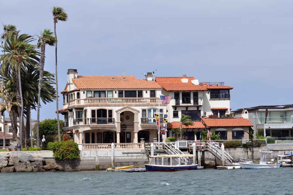 Harbor-front homes and boats in Newport Beach